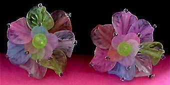 a beautiful VINTAGE COSTUME ESTATE ANTIQUE JEWELRY EARRINGS unsigned