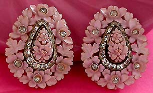a beautiful VINTAGE COSTUME ESTATE ANTIQUE JEWELRY EARRINGS unsigned