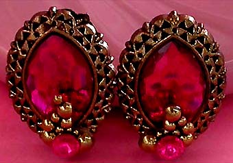 a beautiful VINTAGE COSTUME ESTATE ANTIQUE JEWELRY EARRINGS unsigned