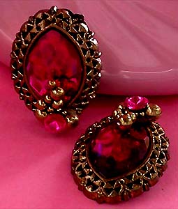 a beautiful VINTAGE COSTUME ESTATE ANTIQUE JEWELRY EARRINGS unsigned
