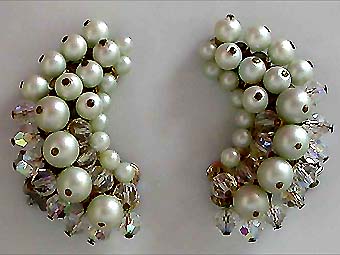 a beautiful VINTAGE COSTUME ESTATE ANTIQUE JEWELRY EARRINGS unsigned
