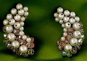 a beautiful VINTAGE COSTUME ESTATE ANTIQUE JEWELRY EARRINGS unsigned