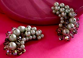 a beautiful VINTAGE COSTUME ESTATE ANTIQUE JEWELRY EARRINGS unsigned