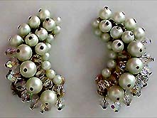 a beautiful vintage costume jewelry Juliana earrings unsigned