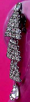 a beautiful VINTAGE COSTUME ESTATE ANTIQUE JEWELRY EARRINGS unsigned