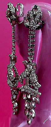 a beautiful VINTAGE COSTUME ESTATE ANTIQUE JEWELRY EARRINGS unsigned