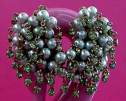 a beautiful VINTAGE COSTUME ESTATE ANTIQUE JEWELRY EARRINGS unsigned