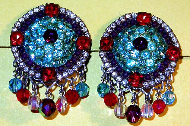 a beautiful VINTAGE COSTUME ESTATE ANTIQUE JEWELRY EARRINGS unsigned