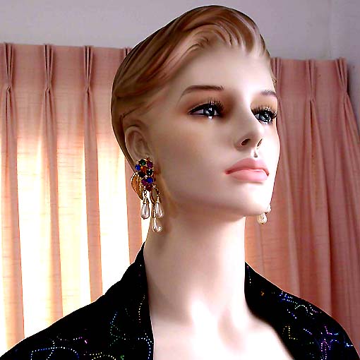a beautiful VINTAGE COSTUME ESTATE ANTIQUE JEWELRY EARRINGS unsigned