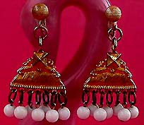 a beautiful vintage costume jewelry Juliana earrings unsigned