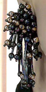 a beautiful VINTAGE COSTUME ESTATE ANTIQUE JEWELRY EARRINGS unsigned