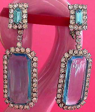 a beautiful VINTAGE COSTUME ESTATE ANTIQUE JEWELRY EARRINGS unsigned