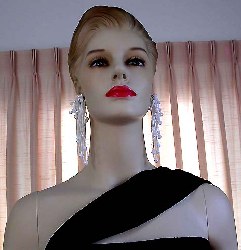 a beautiful VINTAGE COSTUME ESTATE ANTIQUE JEWELRY EARRINGS unsigned
