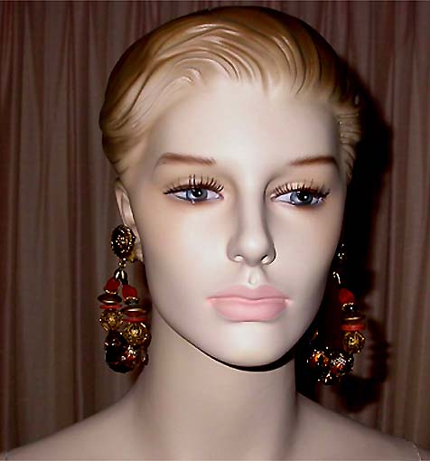 a beautiful VINTAGE COSTUME ESTATE ANTIQUE JEWELRY EARRINGS unsigned