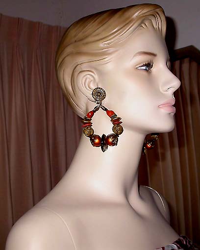 a beautiful VINTAGE COSTUME ESTATE ANTIQUE JEWELRY EARRINGS unsigned