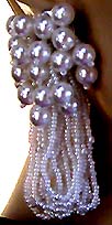 a beautiful vintage costume jewelry Juliana earrings unsigned