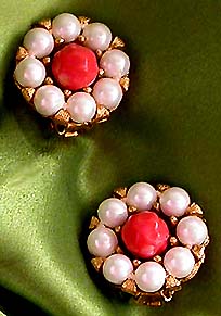a beautiful VINTAGE COSTUME ESTATE ANTIQUE JEWELRY EARRINGS unsigned