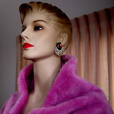 a beautiful VINTAGE COSTUME ESTATE ANTIQUE JEWELRY EARRINGS unsigned
