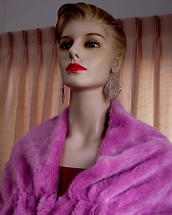 a beautiful VINTAGE COSTUME ESTATE ANTIQUE JEWELRY EARRINGS unsigned