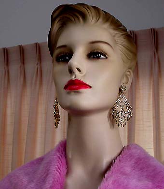 a beautiful VINTAGE COSTUME ESTATE ANTIQUE JEWELRY EARRINGS unsigned