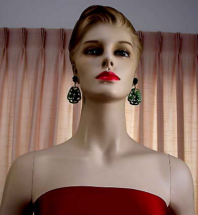a beautiful VINTAGE COSTUME ESTATE ANTIQUE JEWELRY EARRINGS unsigned