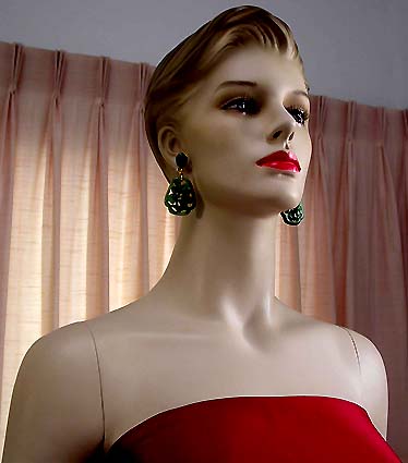 a beautiful VINTAGE COSTUME ESTATE ANTIQUE JEWELRY EARRINGS unsigned