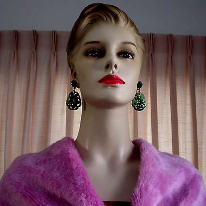 a beautiful VINTAGE COSTUME ESTATE ANTIQUE JEWELRY EARRINGS unsigned