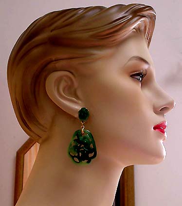 a beautiful VINTAGE COSTUME ESTATE ANTIQUE JEWELRY EARRINGS unsigned
