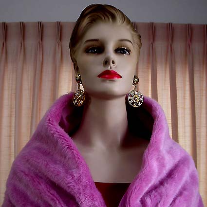 a beautiful VINTAGE COSTUME ESTATE ANTIQUE JEWELRY EARRINGS unsigned