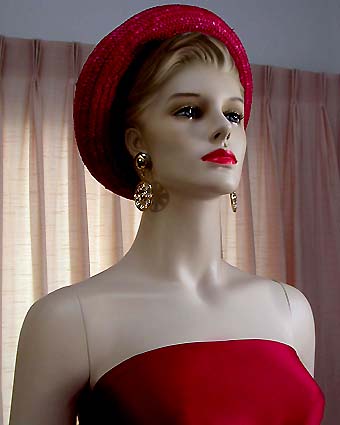 a beautiful VINTAGE COSTUME ESTATE ANTIQUE JEWELRY EARRINGS unsigned