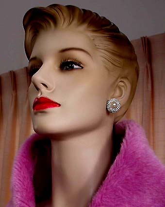 a beautiful VINTAGE COSTUME ESTATE ANTIQUE JEWELRY EARRINGS unsigned