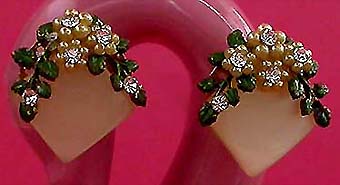 a beautiful VINTAGE COSTUME ESTATE ANTIQUE JEWELRY EARRINGS unsigned