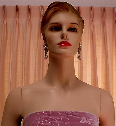 a beautiful VINTAGE COSTUME ESTATE ANTIQUE JEWELRY EARRINGS unsigned