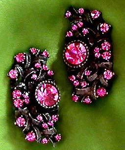 a beautiful VINTAGE COSTUME ESTATE ANTIQUE JEWELRY EARRINGS unsigned