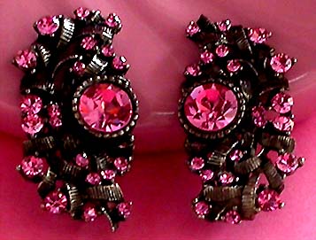 a beautiful VINTAGE COSTUME ESTATE ANTIQUE JEWELRY EARRINGS unsigned