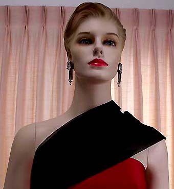 a beautiful VINTAGE COSTUME ESTATE ANTIQUE JEWELRY EARRINGS unsigned