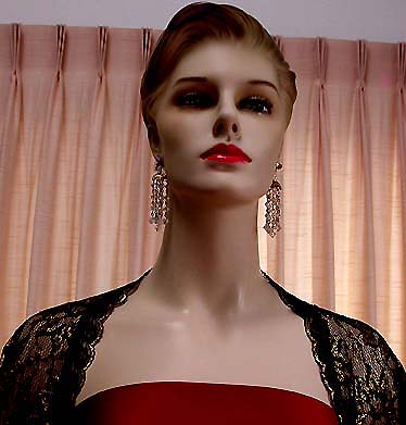a beautiful VINTAGE COSTUME ESTATE ANTIQUE JEWELRY EARRINGS unsigned