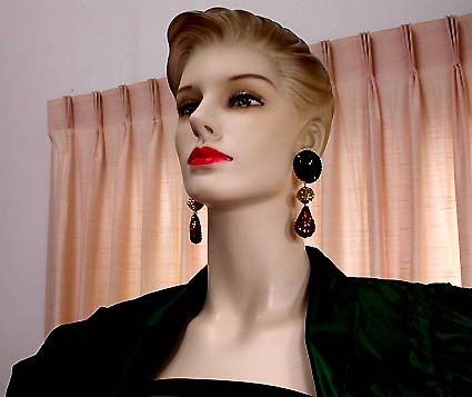 a beautiful VINTAGE COSTUME ESTATE ANTIQUE JEWELRY EARRINGS unsigned