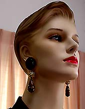 a beautiful vintage costume jewelry Juliana earrings unsigned
