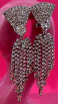 a beautiful VINTAGE COSTUME ESTATE ANTIQUE JEWELRY EARRINGS unsigned