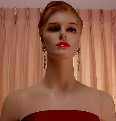 a beautiful VINTAGE COSTUME ESTATE ANTIQUE JEWELRY EARRINGS unsigned