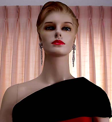 a beautiful VINTAGE COSTUME ESTATE ANTIQUE JEWELRY EARRINGS unsigned