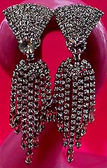 a beautiful vintage costume jewelry Juliana earrings unsigned