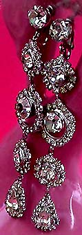 a beautiful VINTAGE COSTUME ESTATE ANTIQUE JEWELRY EARRINGS unsigned