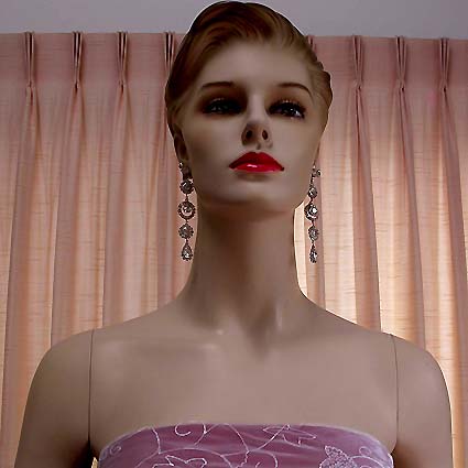 a beautiful VINTAGE COSTUME ESTATE ANTIQUE JEWELRY EARRINGS unsigned