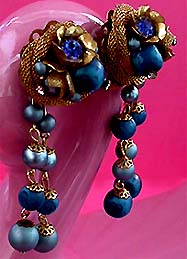 a beautiful VINTAGE COSTUME ESTATE ANTIQUE JEWELRY EARRINGS unsigned