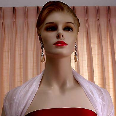 a beautiful VINTAGE COSTUME ESTATE ANTIQUE JEWELRY EARRINGS unsigned