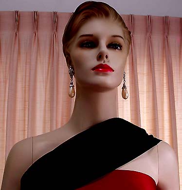 a beautiful VINTAGE COSTUME ESTATE ANTIQUE JEWELRY EARRINGS unsigned