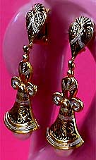 a beautiful VINTAGE COSTUME ESTATE ANTIQUE JEWELRY EARRINGS unsigned