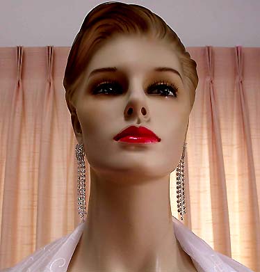 a beautiful VINTAGE COSTUME ESTATE ANTIQUE JEWELRY EARRINGS unsigned